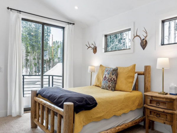 Luxury Peak 8 Ski in ski out 6 bedroom in the heart of Breck!
